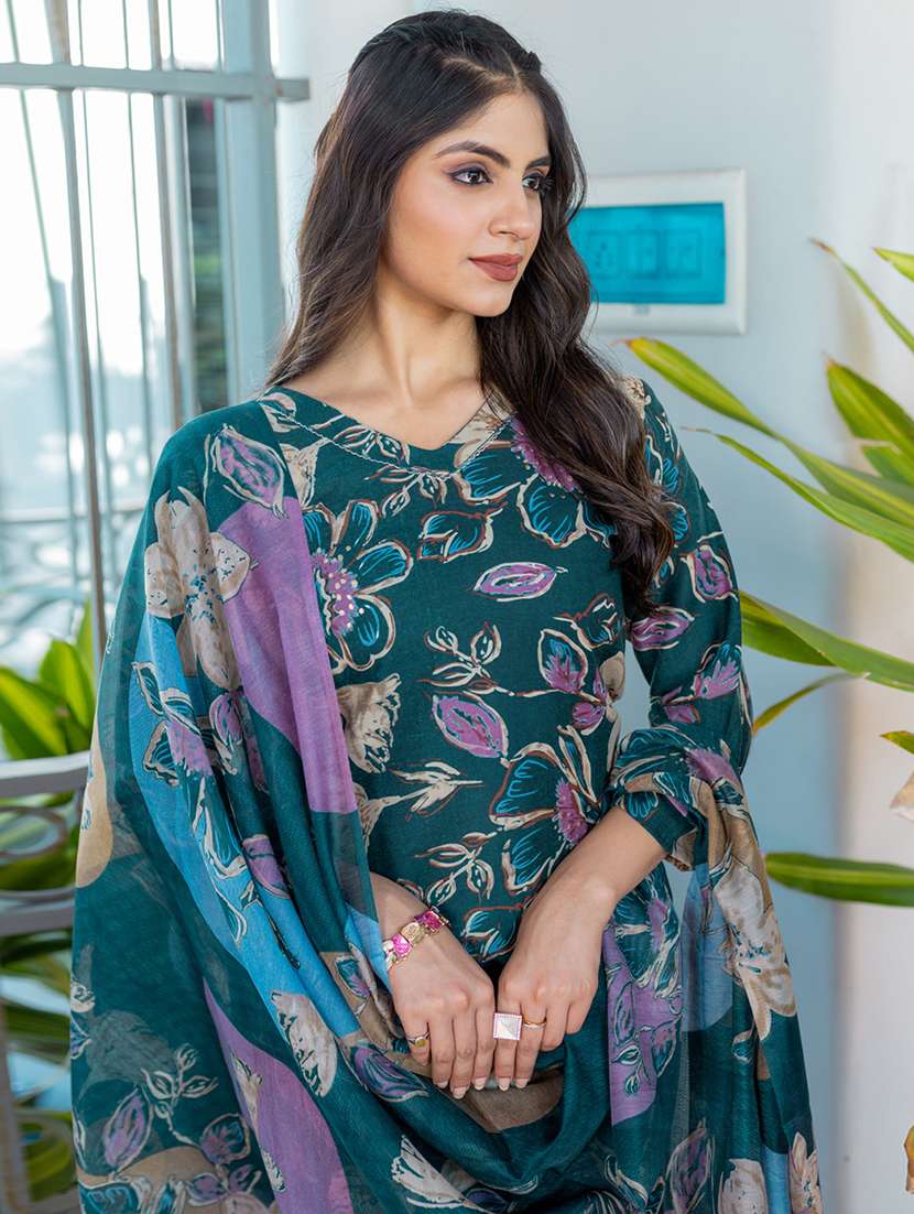 women three quarter sleeve kurta pant with dupatta set - 22014257 - Standard Image - 4