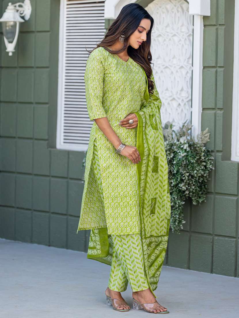 women printed three quarter sleeve kurta pant with dupatta set - 22014270 - Standard Image - 1