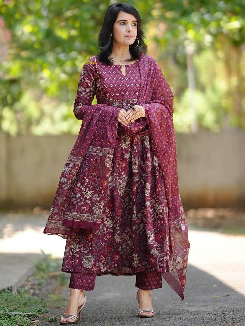 women three quarter sleeve kurta pant with dupatta set - 22014278 -  Standard Image - 1