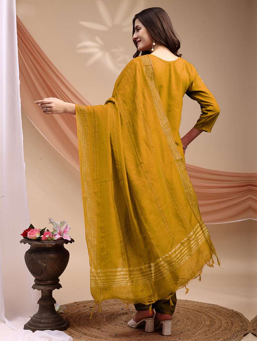 women three quarter sleeve kurta pant with dupatta set - 22014297 - Standard Image - 4