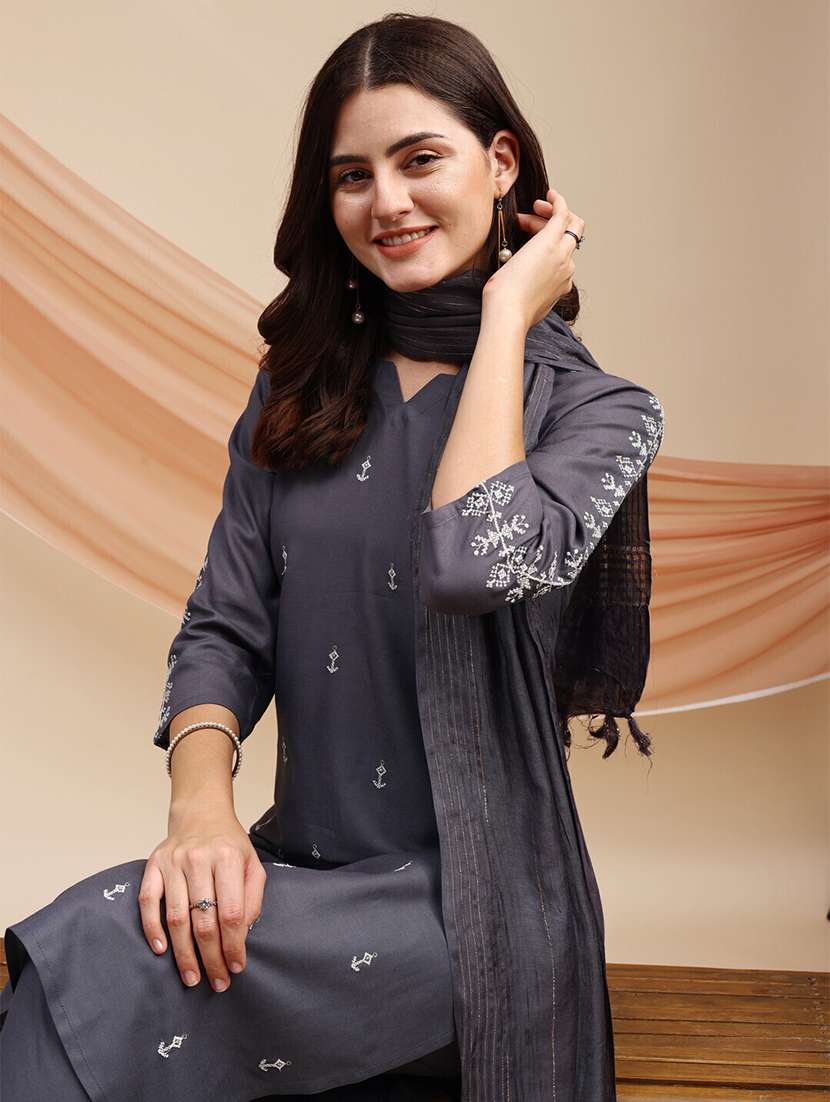 women three quarter sleeve kurta pant with dupatta set - 22014298 - Standard Image - 4