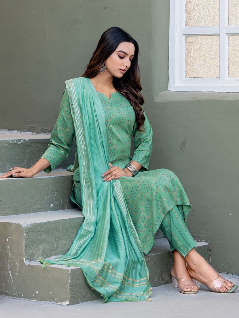 women three quarter sleeve kurta pant with dupatta set - 22014306 -  Standard Image - 4