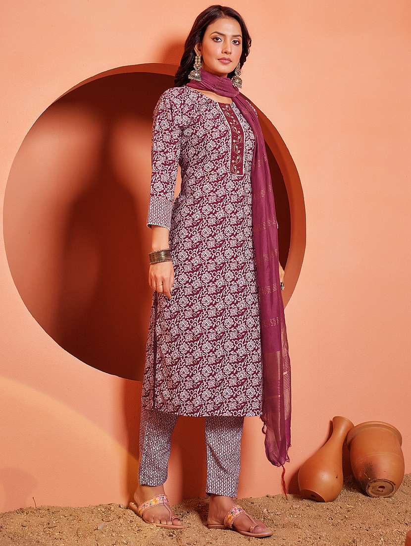 women three quarter sleeve kurta pant with dupatta set - 22014308 - Standard Image - 1