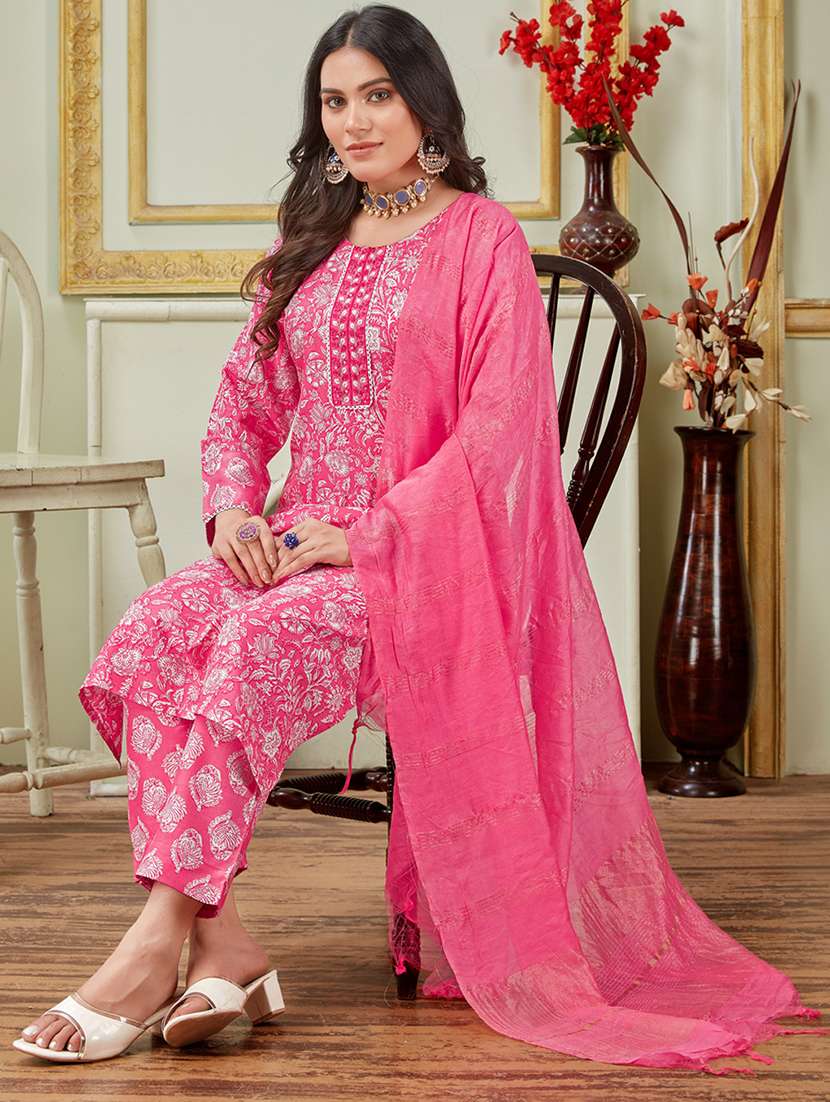 women three quarter sleeve kurta pant with dupatta set - 22014310 -  Standard Image - 1