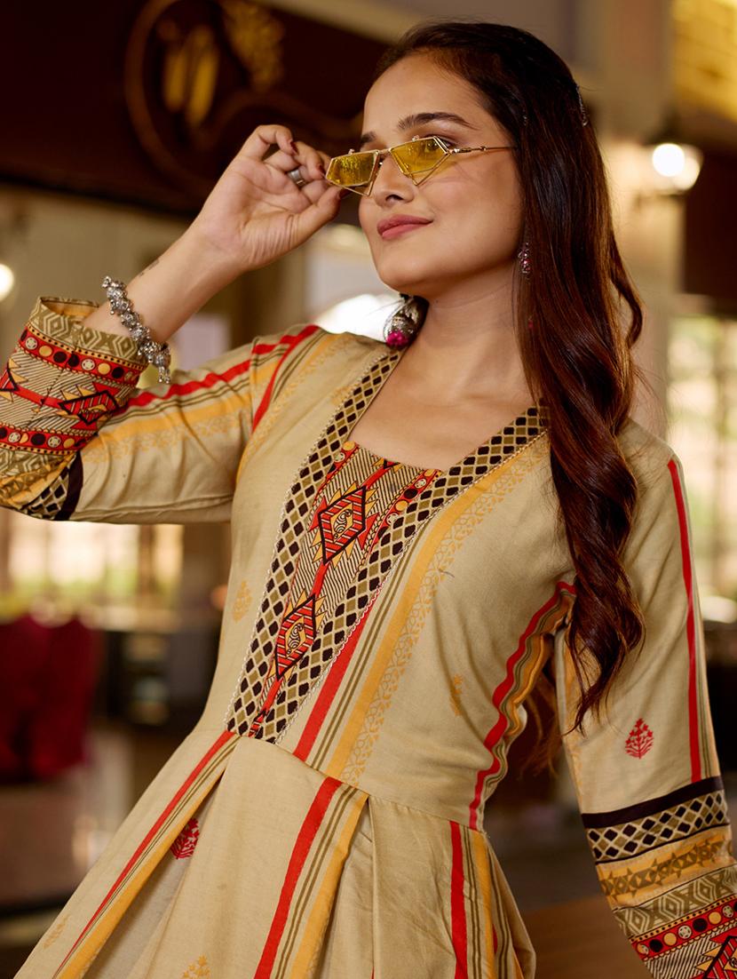 women printed three quarter sleeve anarkali kurta - 22014338 - Standard Image - 4