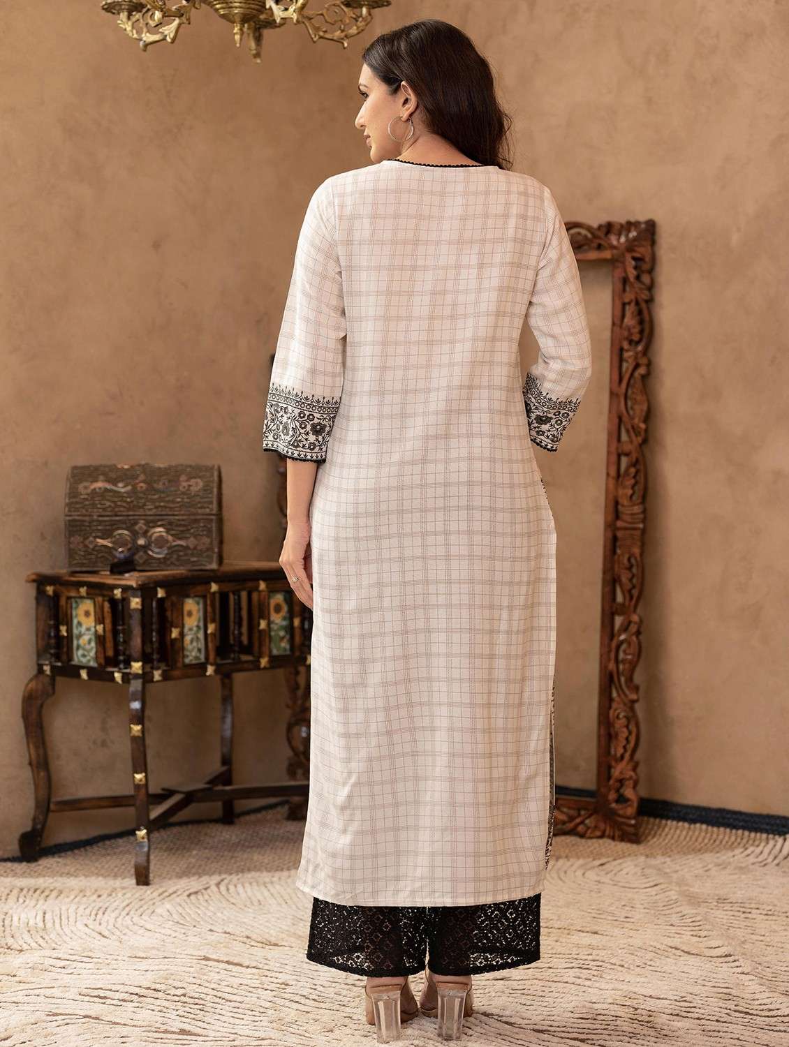 women checkered three quarter sleeve straight kurta - 22014709 -  Standard Image - 4