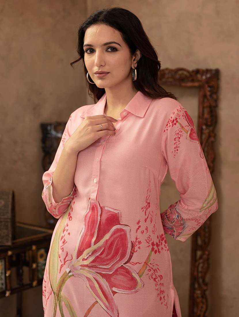 women floral three quarter sleeve straight kurta - 22014713 -  Standard Image - 4