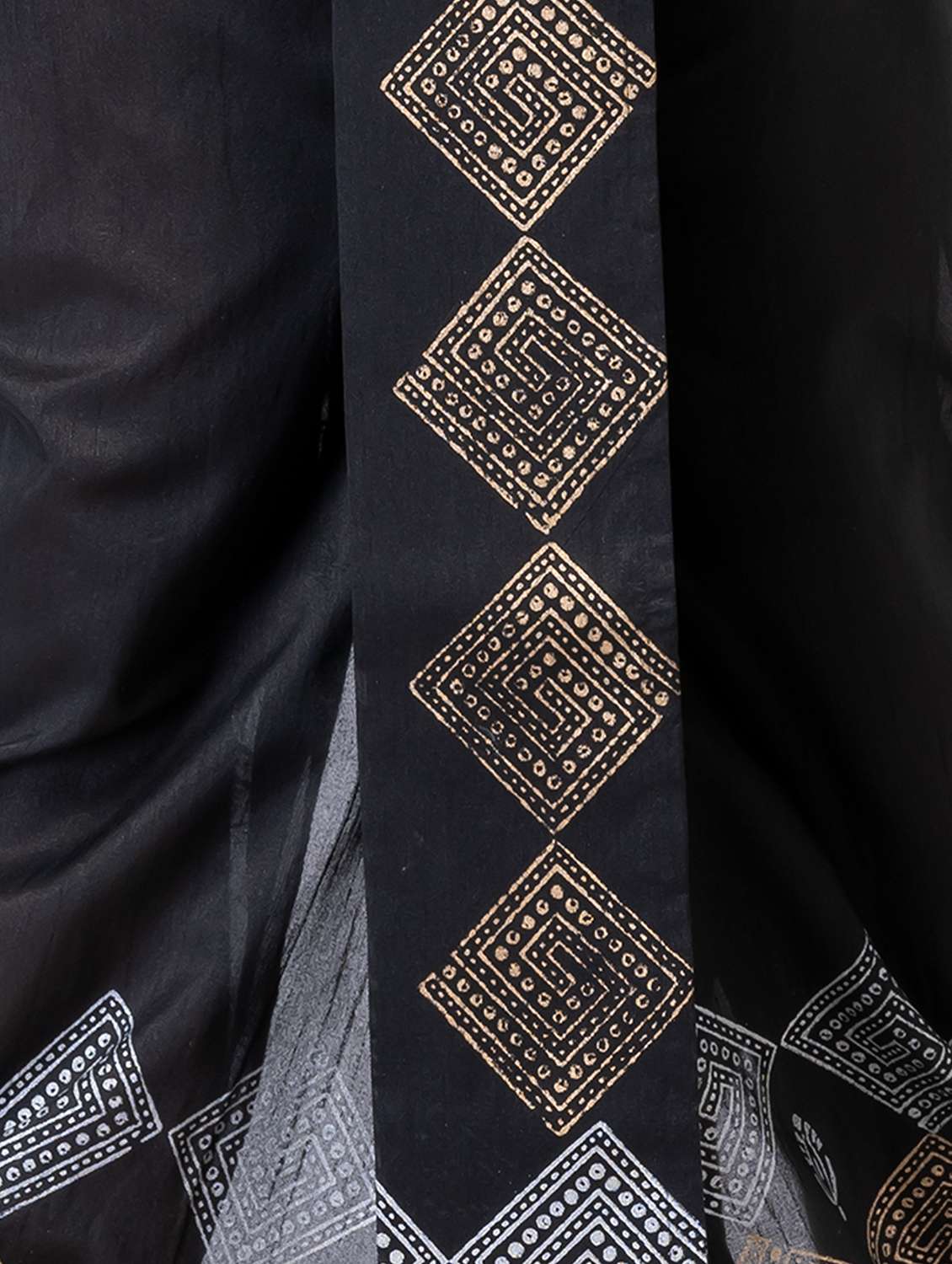 men printed mid rise draped dhoti - 22016469 -  Standard Image - 4