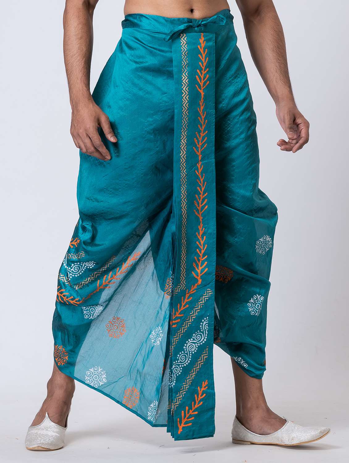 men printed mid rise draped dhoti - 22016530 - Standard Image - 1