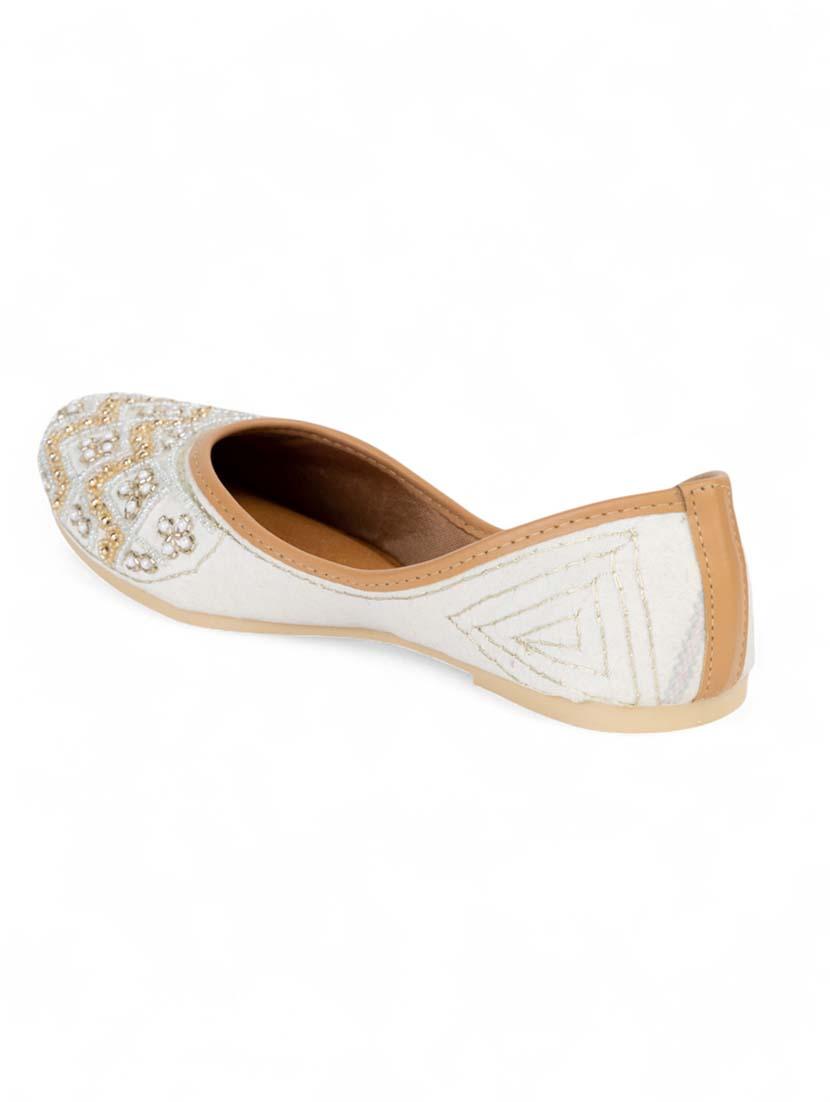 women embellished slip on juti - 22017417 - Standard Image - 4