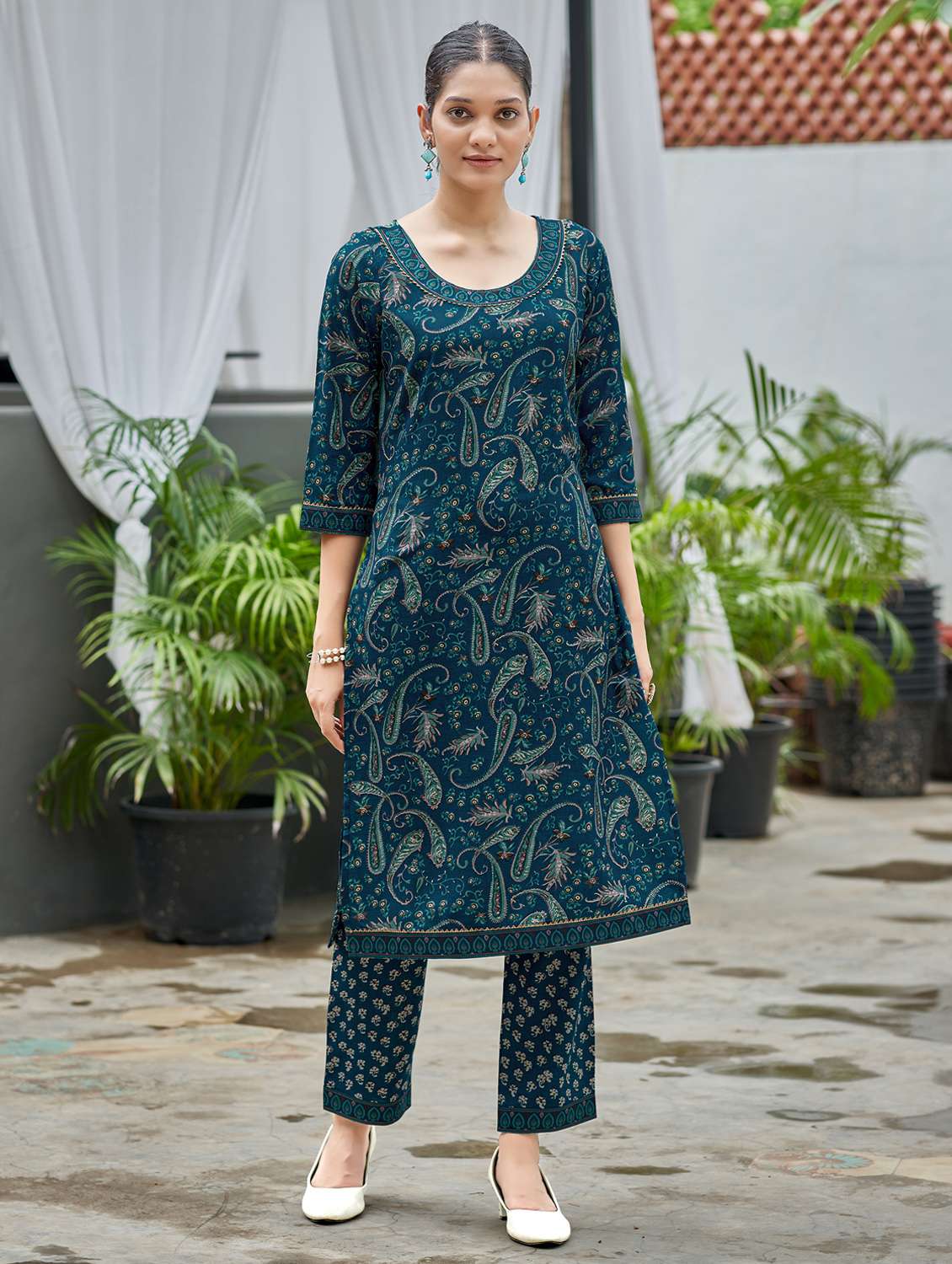 women printed three quarter sleeve kurta and pant set