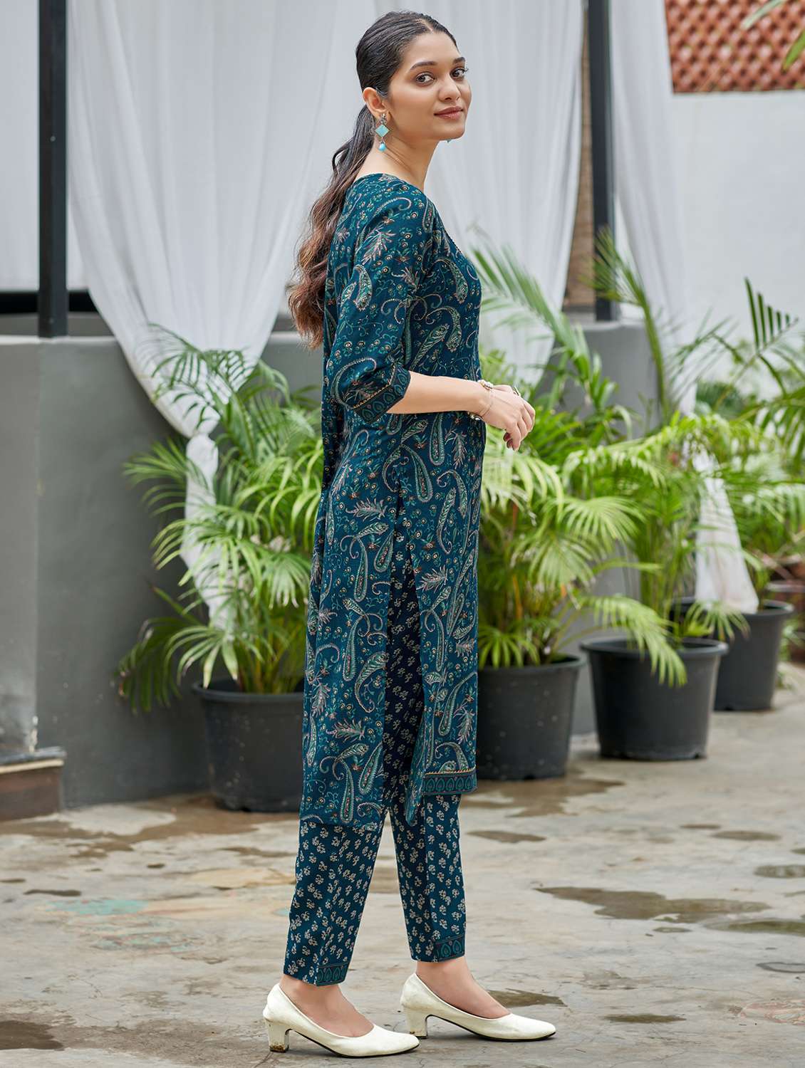 women printed three quarter sleeve kurta and pant set - 22017851 -  Standard Image - 1