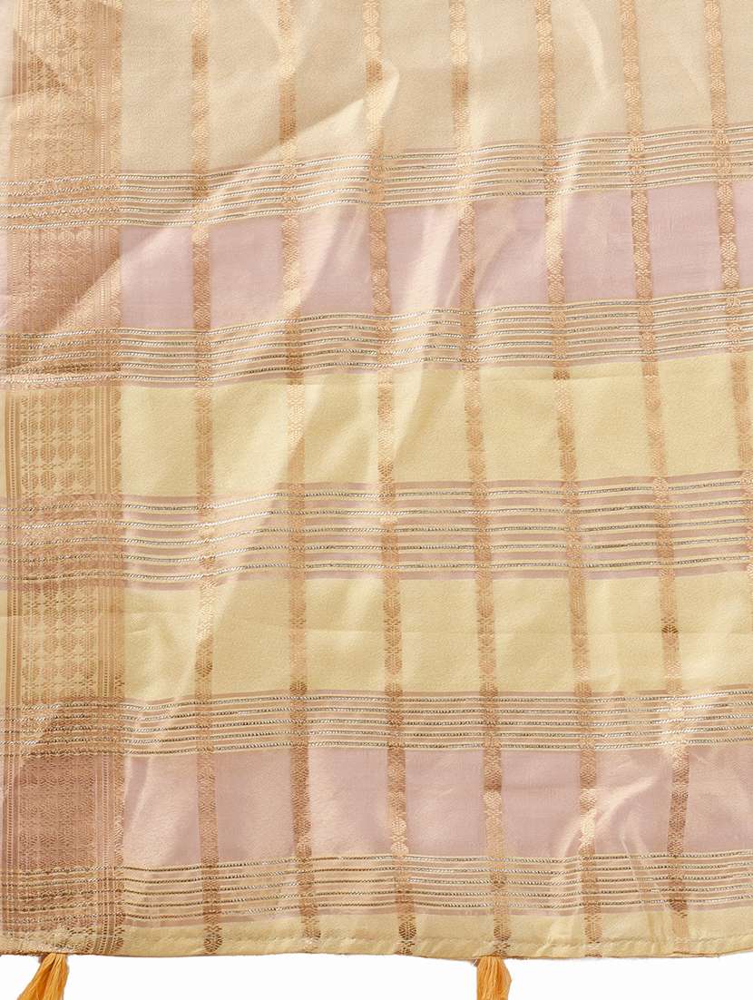 women self design bordered saree with blouse - 22018380 -  Standard Image - 4