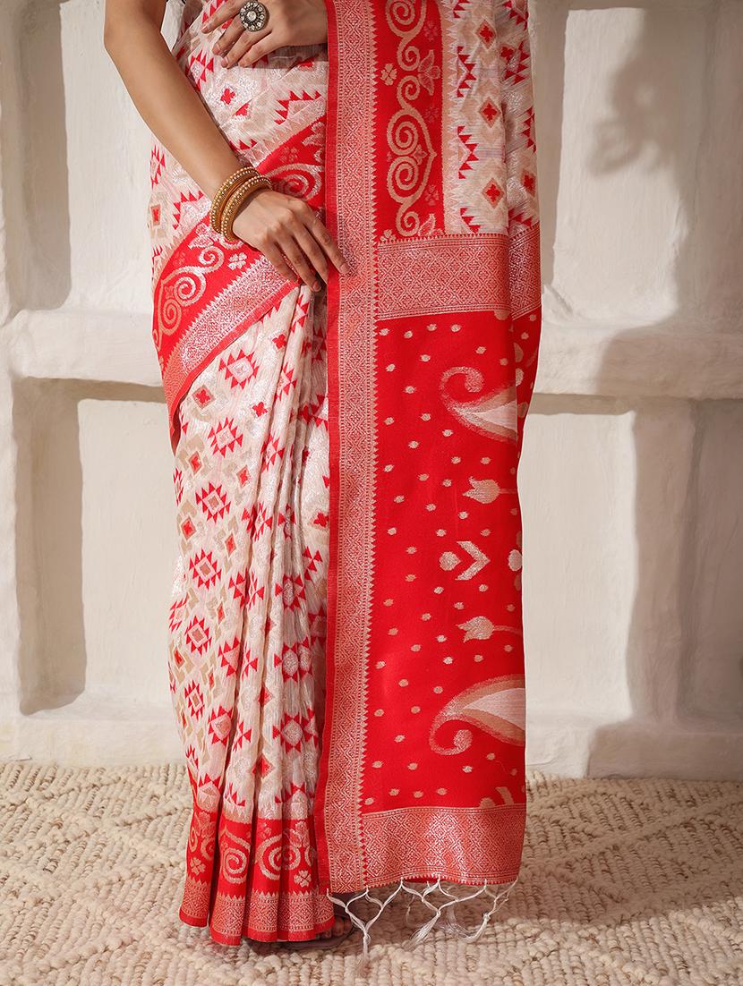 women self design bordered saree with blouse - 22018527 - Standard Image - 4