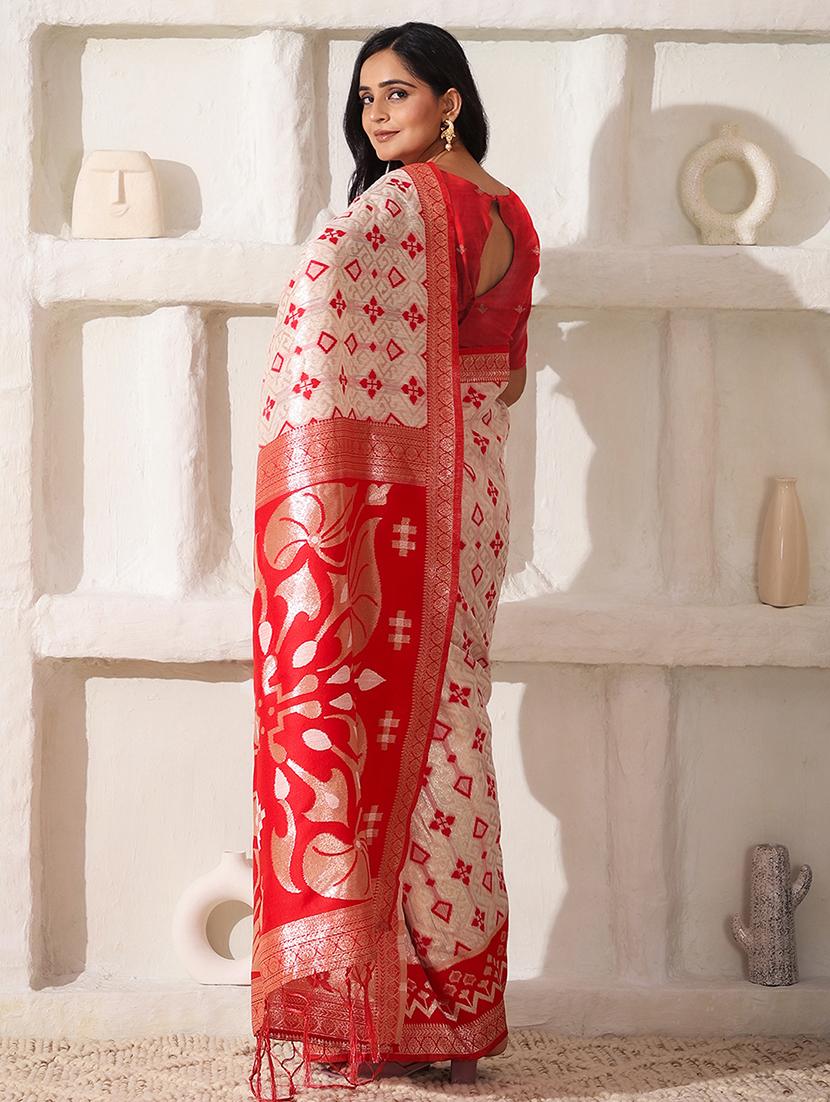 women self design bordered saree with blouse - 22018529 - Standard Image - 4
