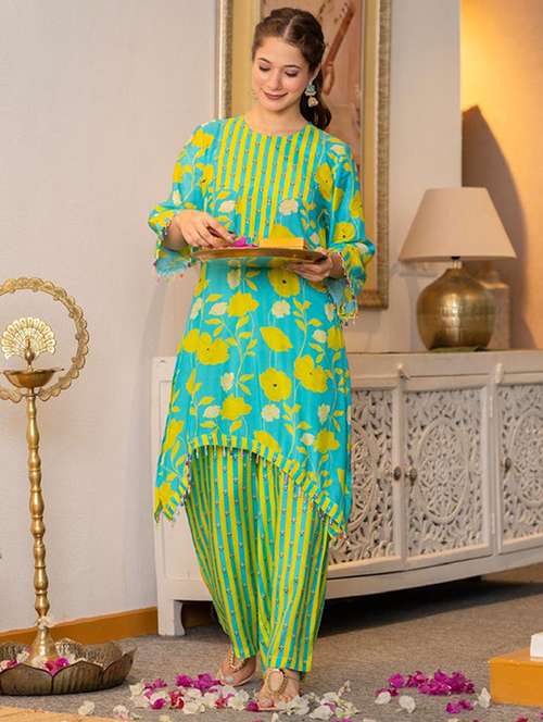 women floral printed long sleeve kurta palazzo set - 22018882 -  Standard Image - 0
