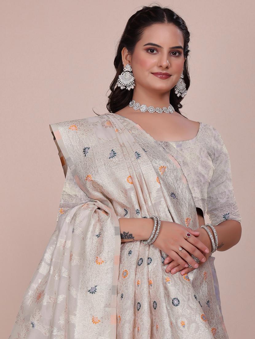 women self design banarasi saree with blouse - 22018974 -  Standard Image - 1