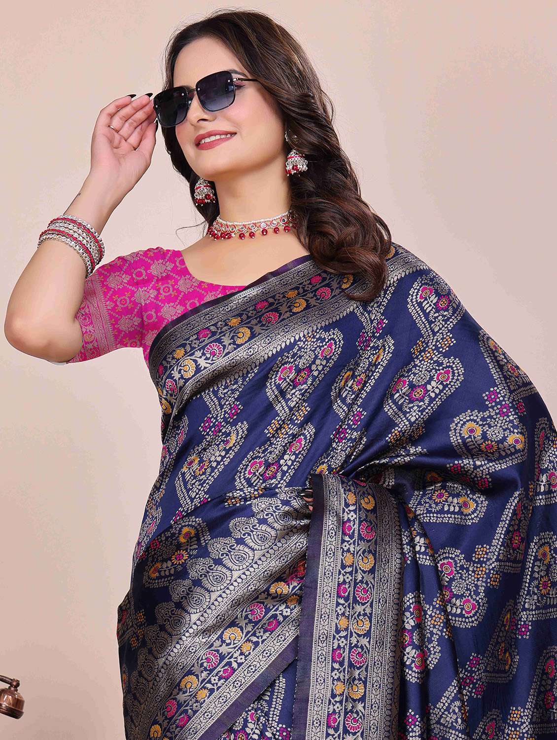 women self design banarasi saree with blouse - 22019102 - Standard Image - 1