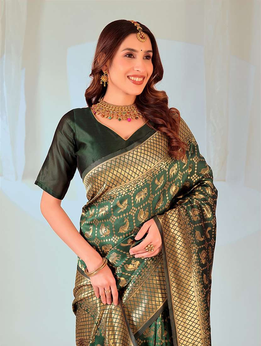 women self design banarasi saree with blouse - 22019152 - Standard Image - 1