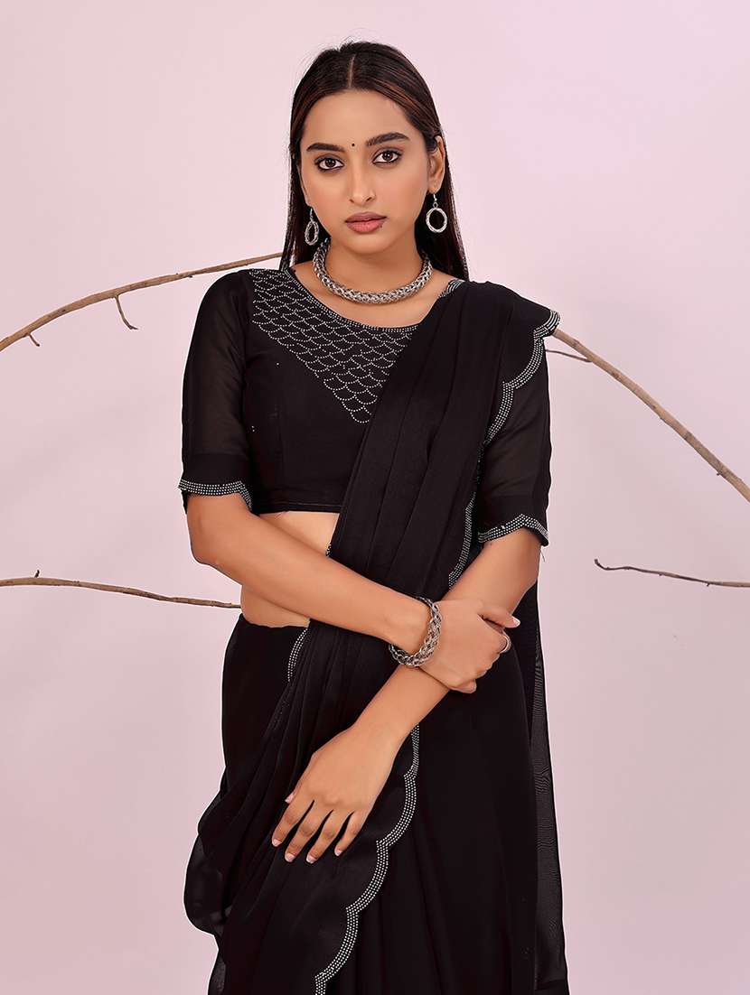 women solid with bordered embellished saree with blouse - 22019232 - Standard Image - 1