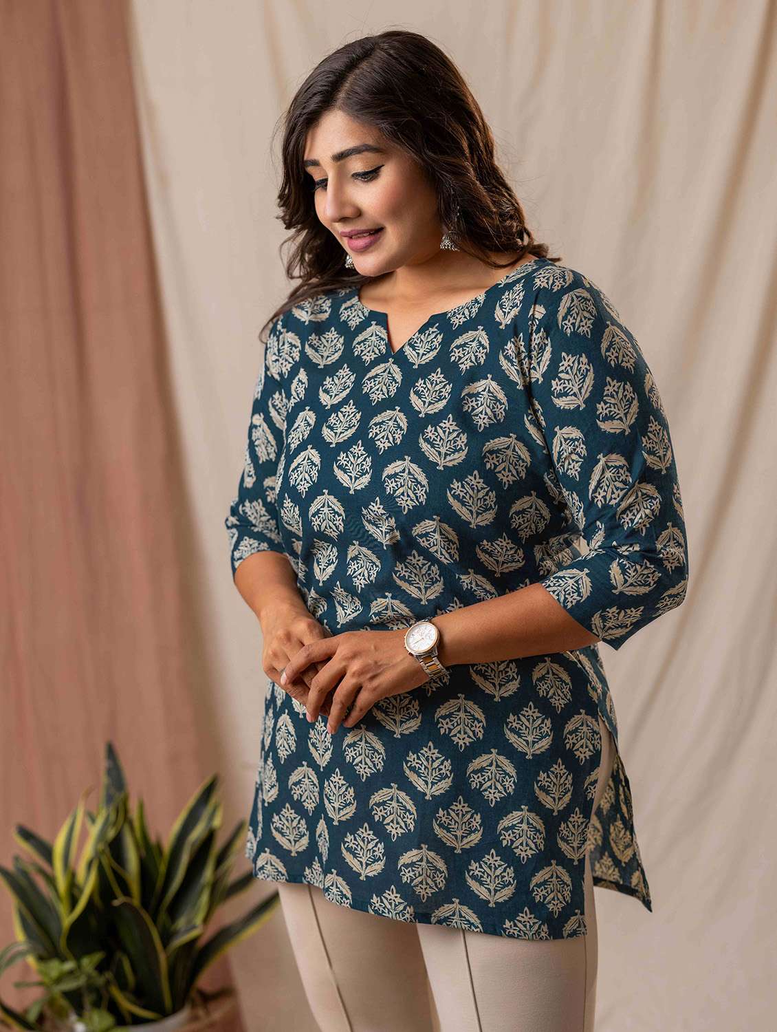 women printed three quarter sleeve straight kurti