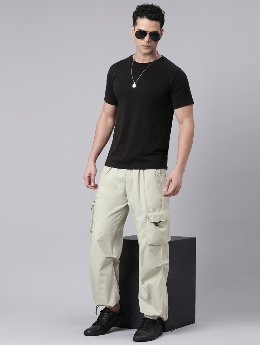 men solid mid rise relaxed fit cargo - 22020094 - Standard Image - 4