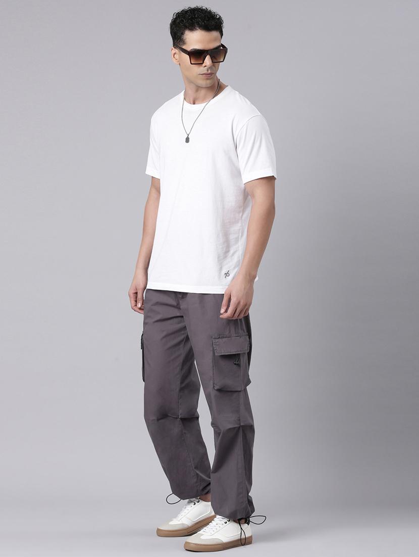 men solid mid rise relaxed fit cargo - 22020095 - Standard Image - 4