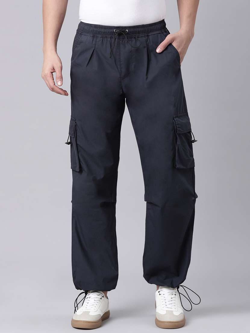 men solid mid rise relaxed fit cargo