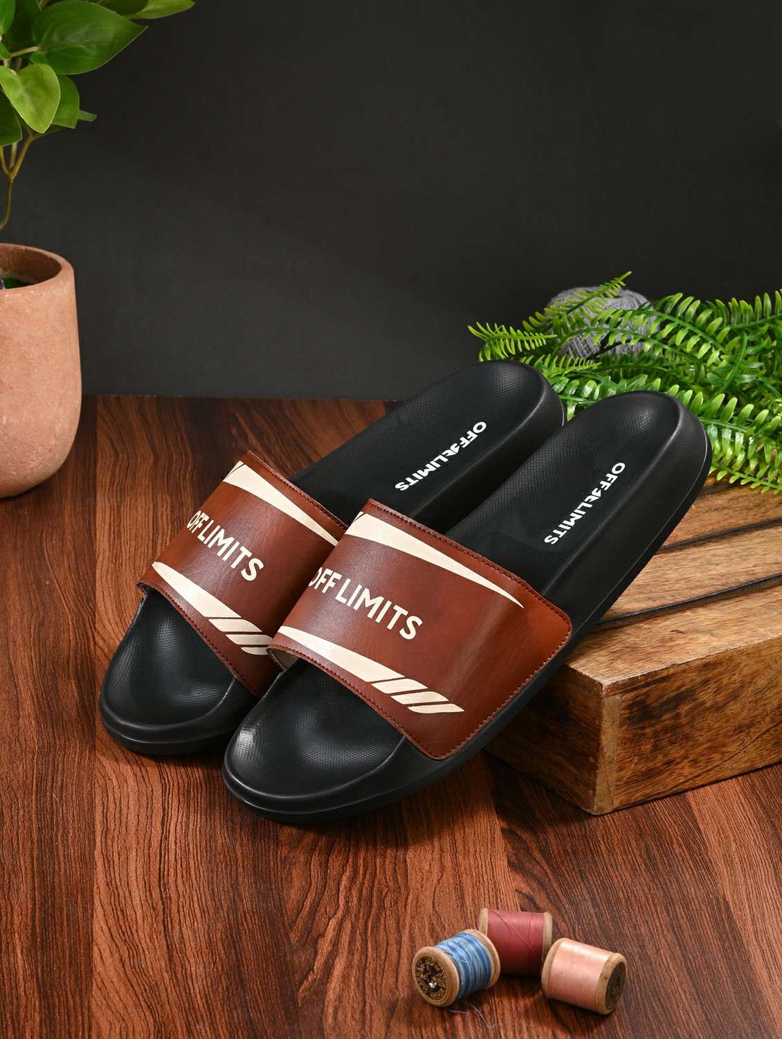 men solid slip on slider
