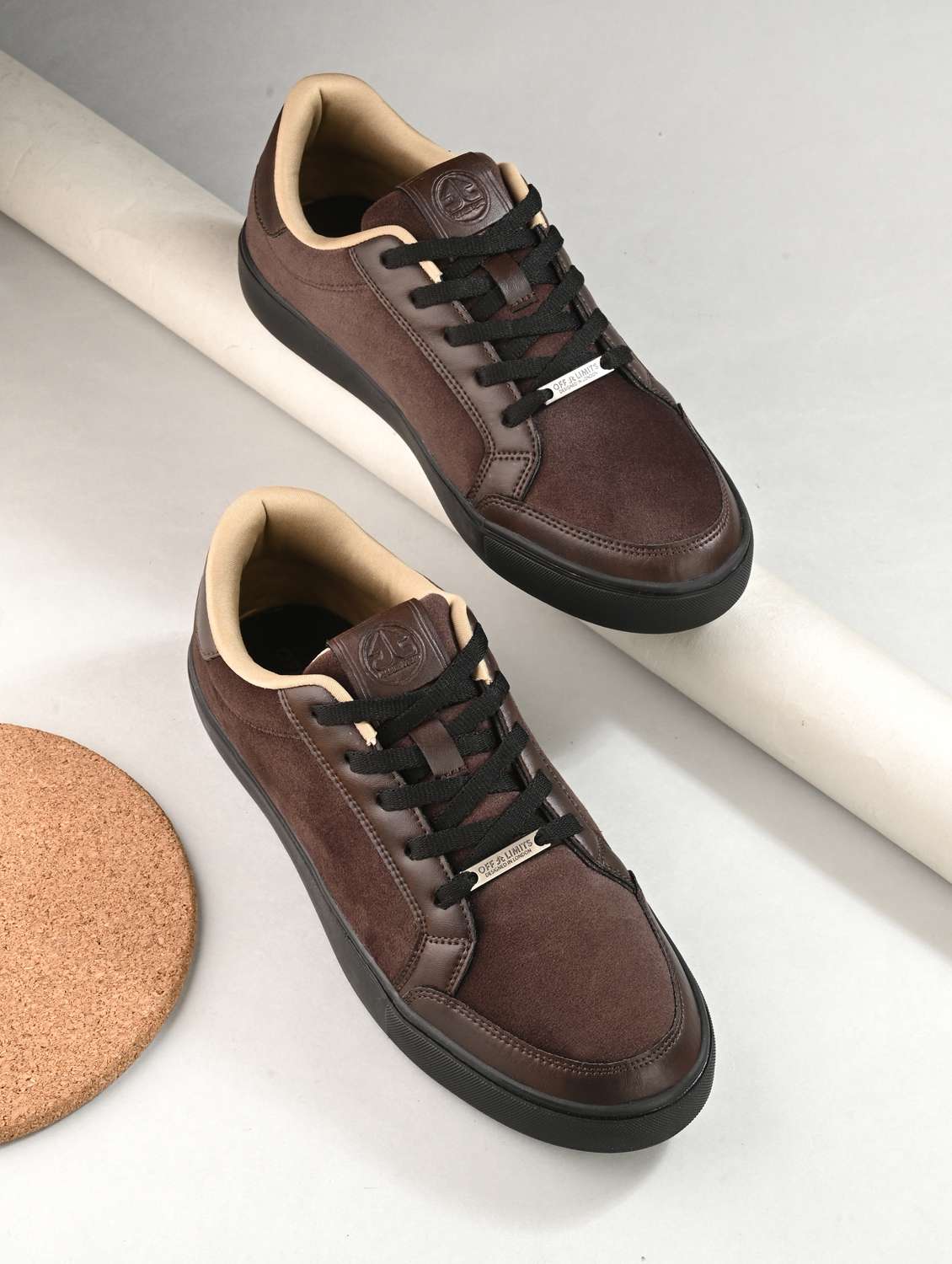 men brown lace up sneaker