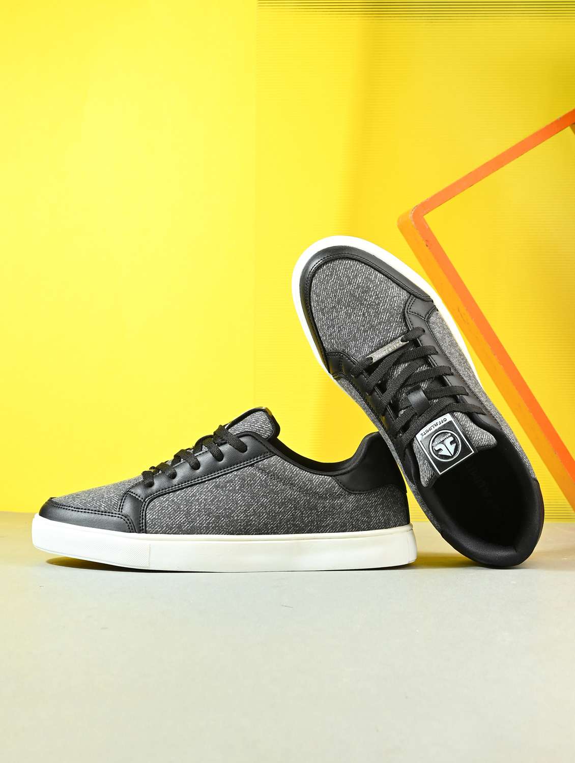 men grey lace up sneaker