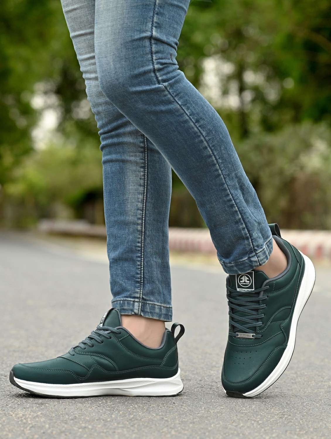 men solid bottle green sport shoe - 22020632 -  Standard Image - 1