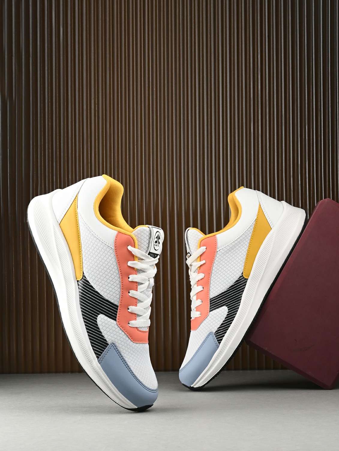 men color block lace up sneaker