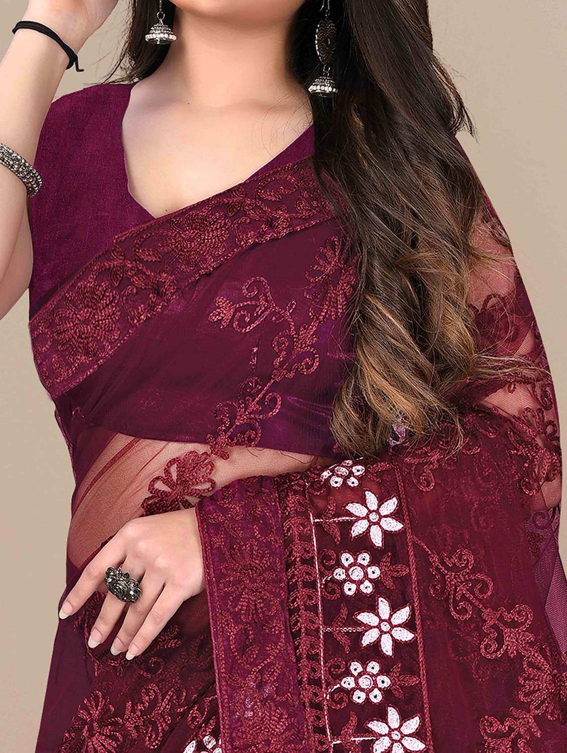 women solid with work embroidered saree with blouse - 22021349 -  Standard Image - 4