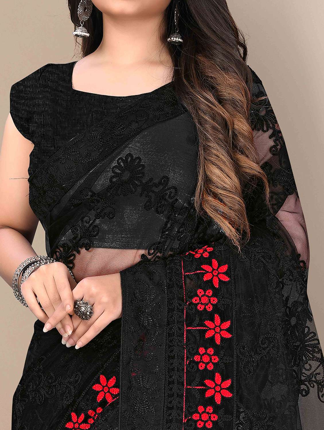 women solid with work embroidered saree with blouse - 22021350 -  Standard Image - 4