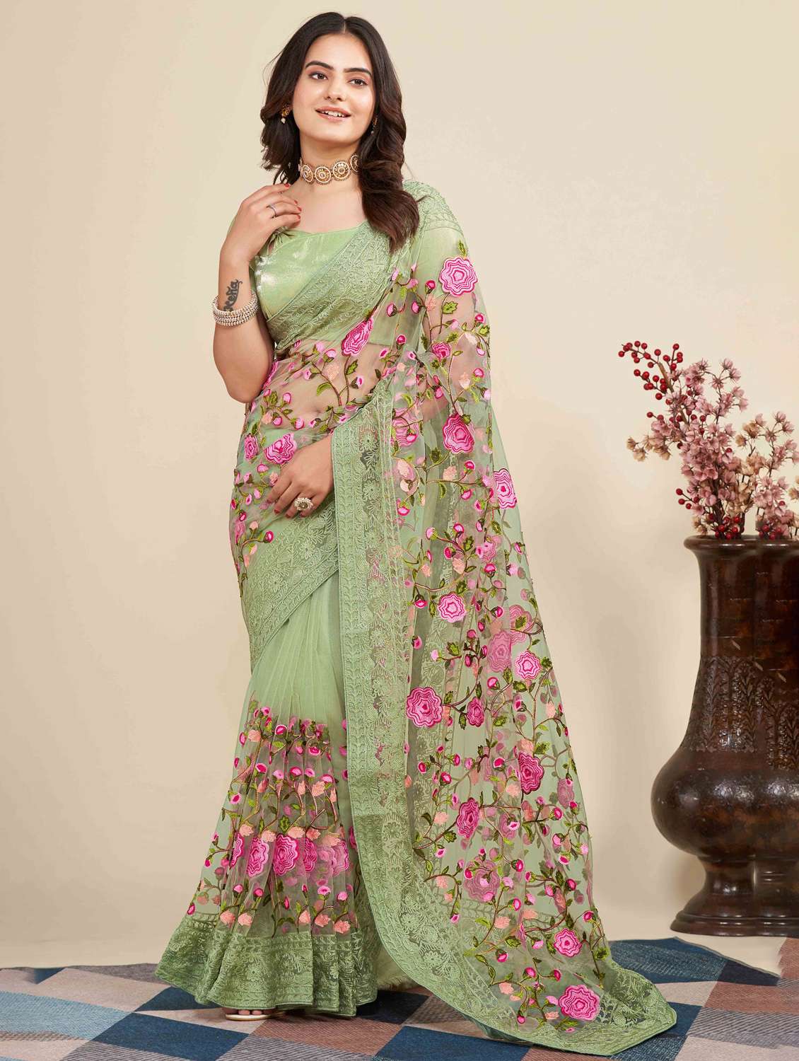 women floral embroidered saree with blouse - 22021362 -  Standard Image - 1