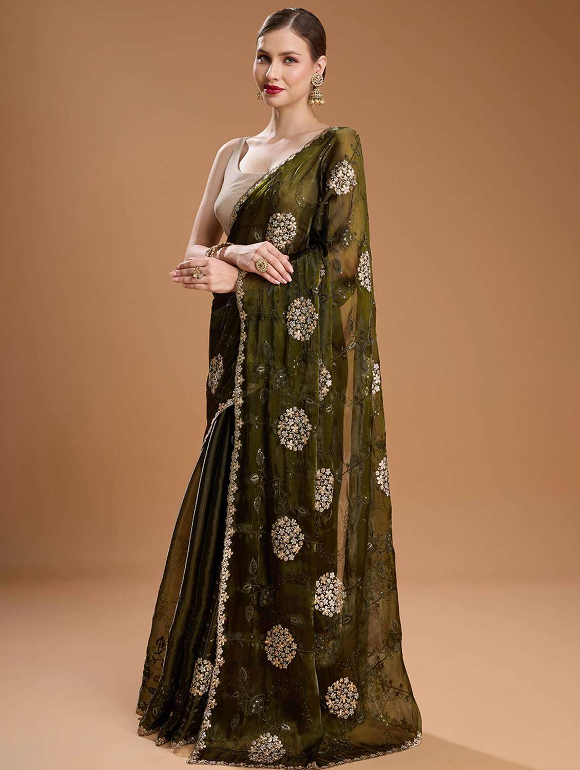 women solid with work embroidered saree with blouse - 22021379 -  Standard Image - 1