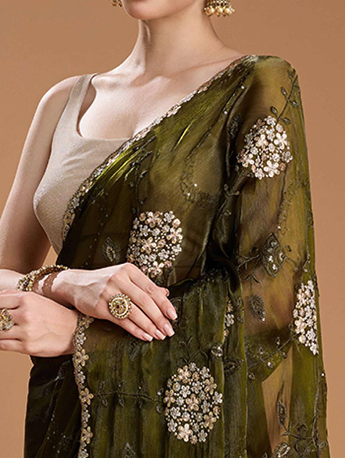 women solid with work embroidered saree with blouse - 22021379 -  Standard Image - 4