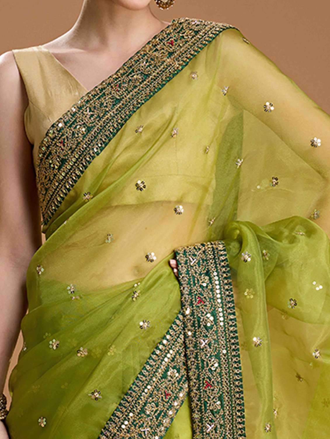 women solid with work bordered saree with blouse - 22021392 -  Standard Image - 4