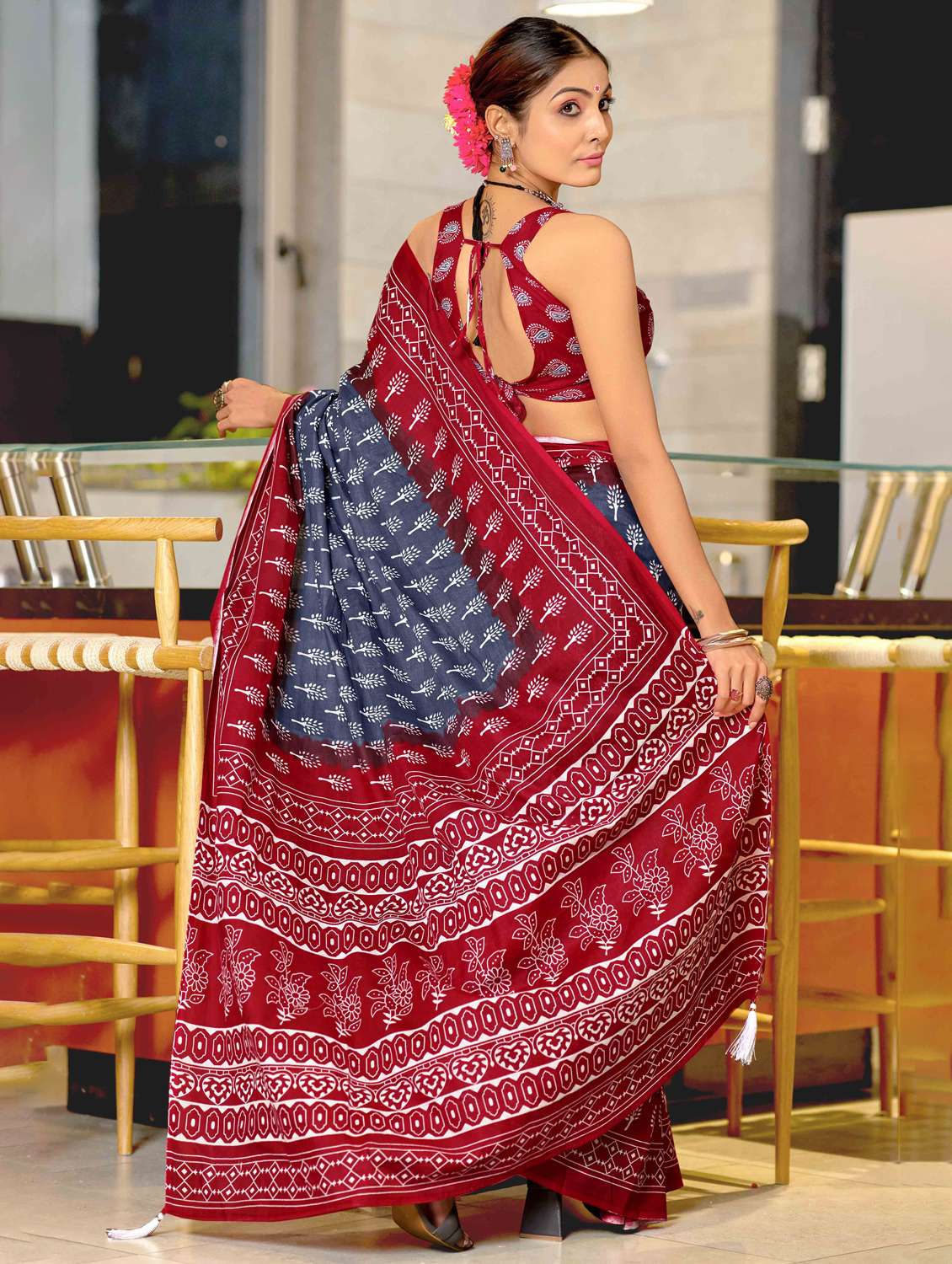 women printed casual wear saree with blouse - 22021395 -  Standard Image - 1