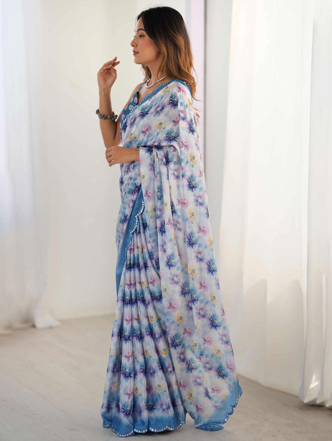 women floral printed saree with blouse - 22021432 -  Standard Image - 1