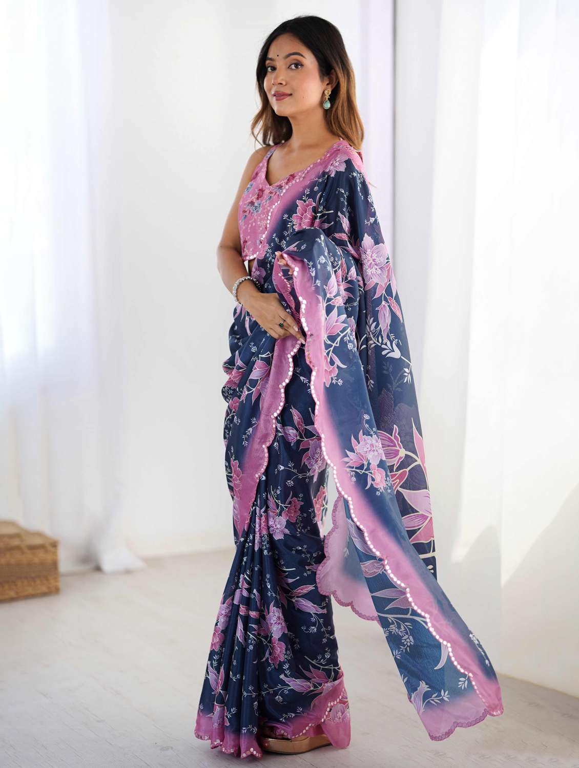 women floral printed saree with blouse - 22021435 -  Standard Image - 1