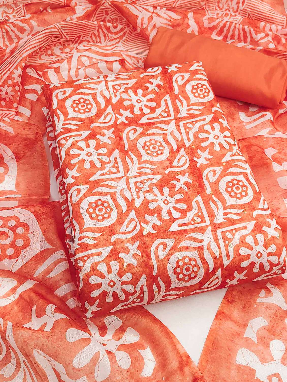 women printed unstitched suit set