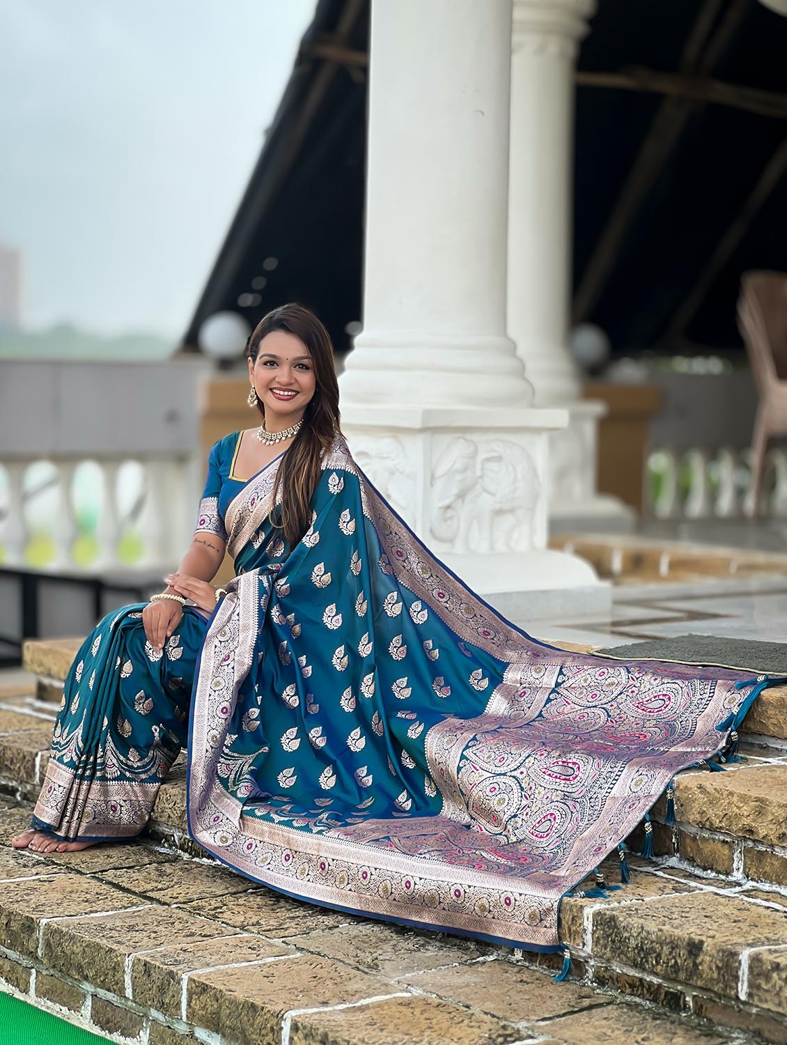 women self design banarasi saree with blouse - 22022385 - Standard Image - 4