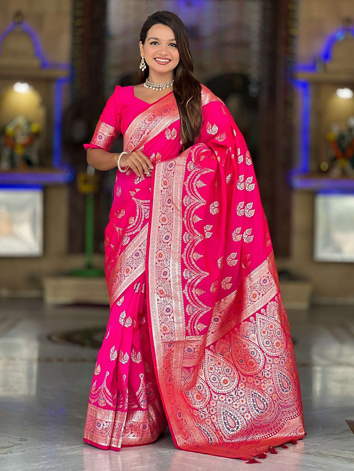 women self design banarasi saree with blouse - 22022389 -  Standard Image - 1