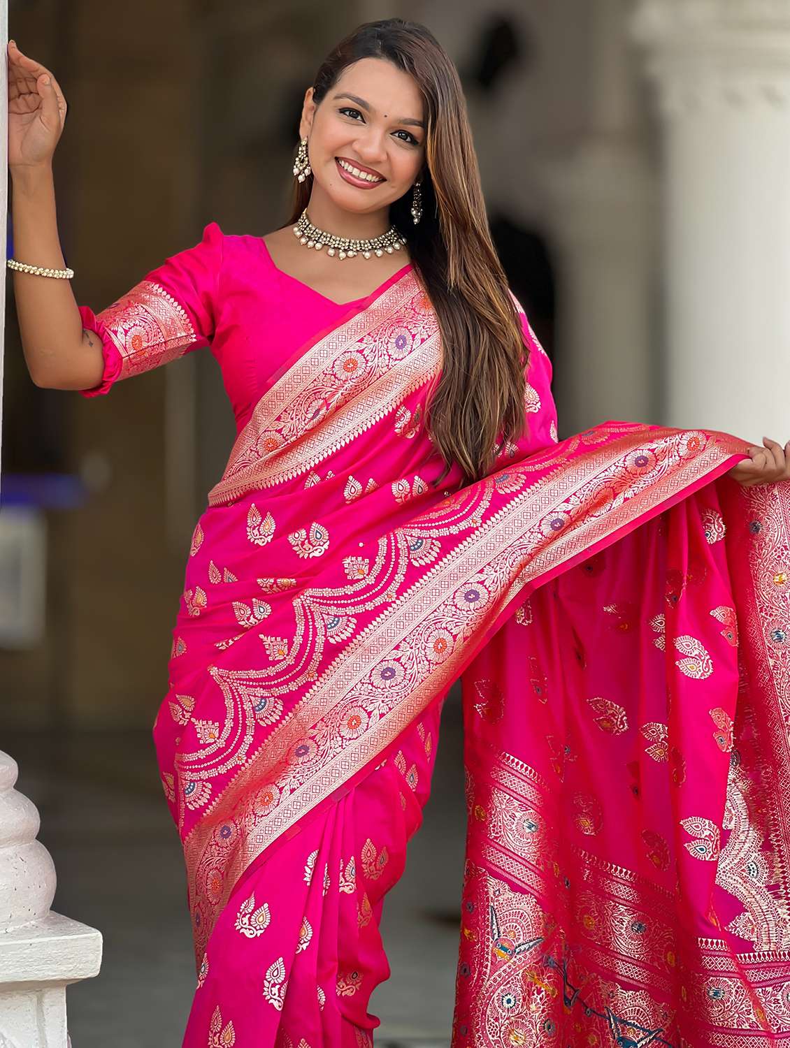 women self design banarasi saree with blouse - 22022389 -  Standard Image - 4