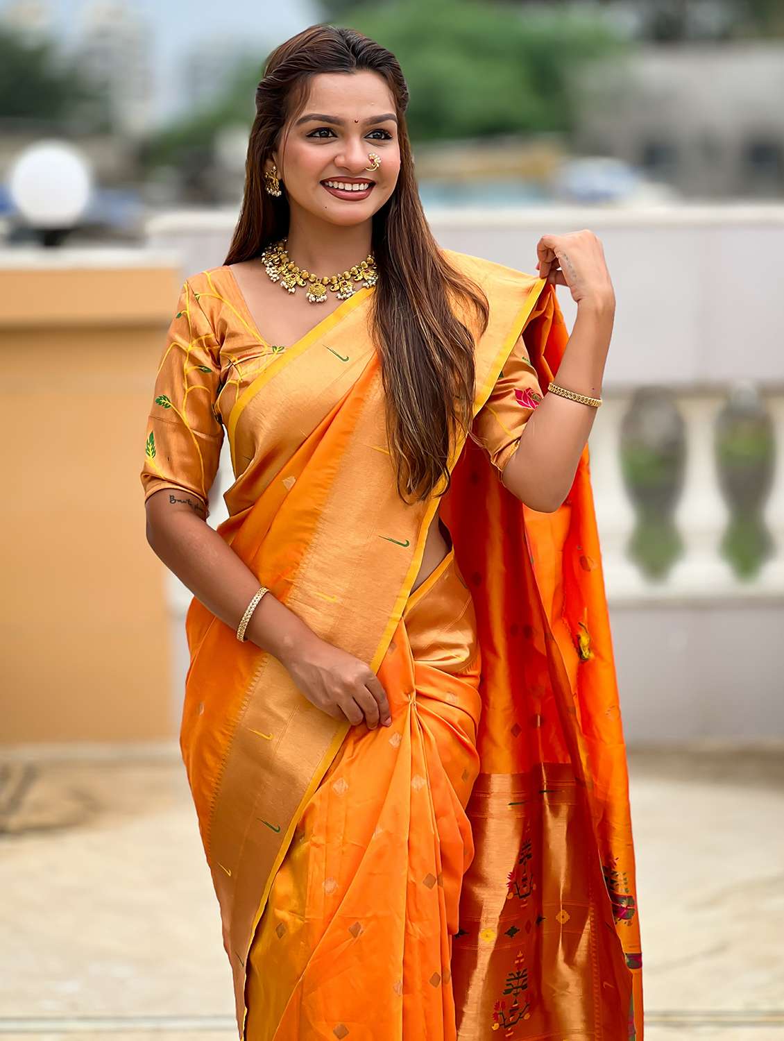 women self design paithani saree with blouse - 22022394 - Standard Image - 4