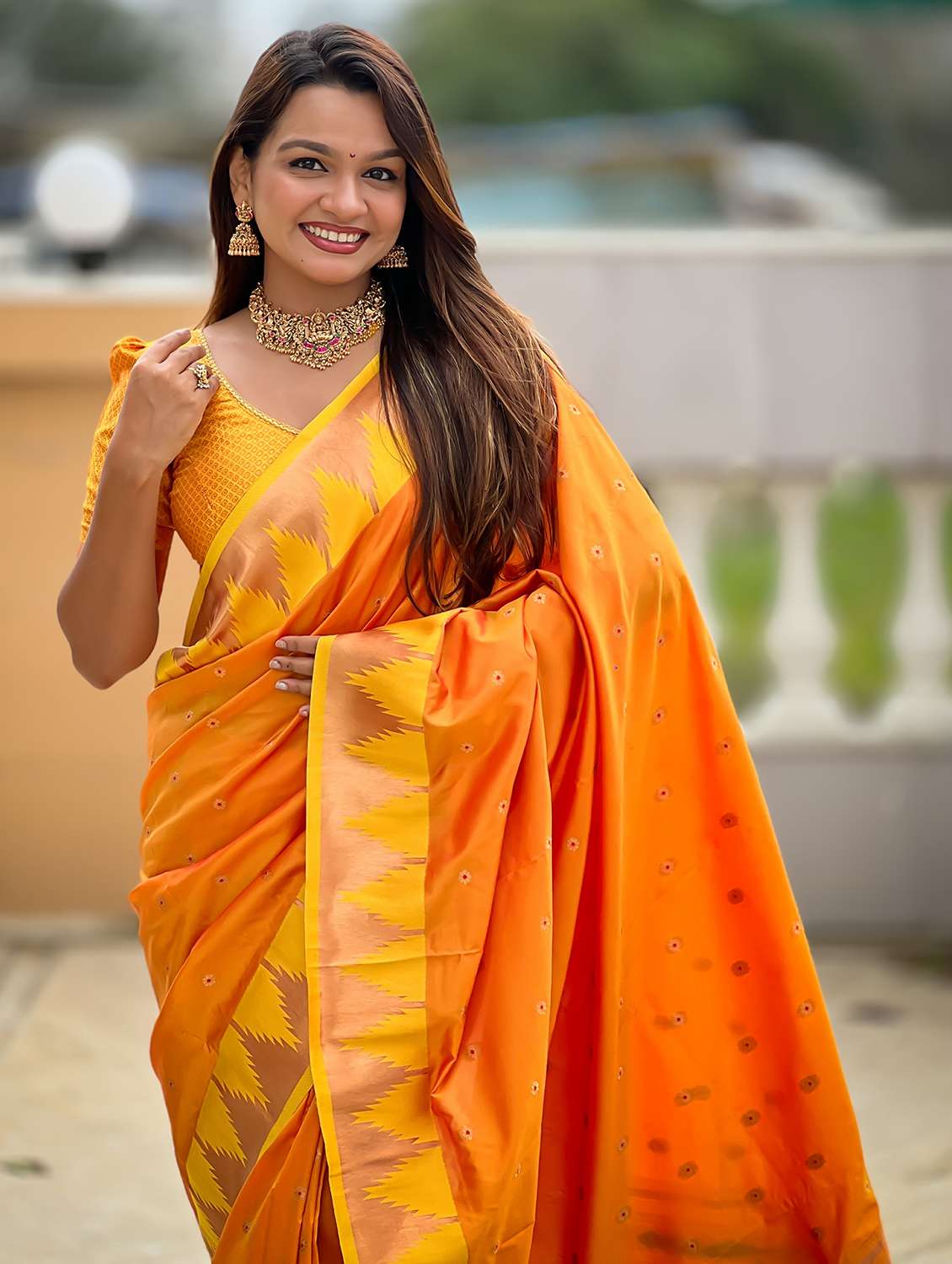women self design paithani saree with blouse - 22022400 - Standard Image - 4