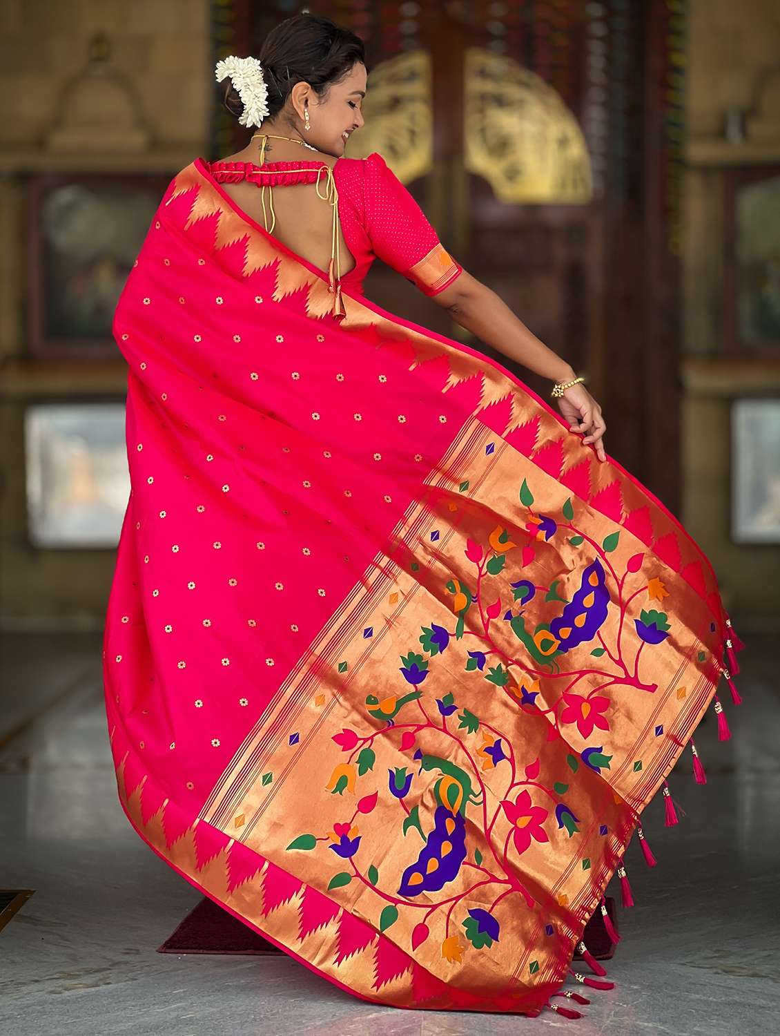 women self design paithani saree with blouse - 22022403 - Standard Image - 4