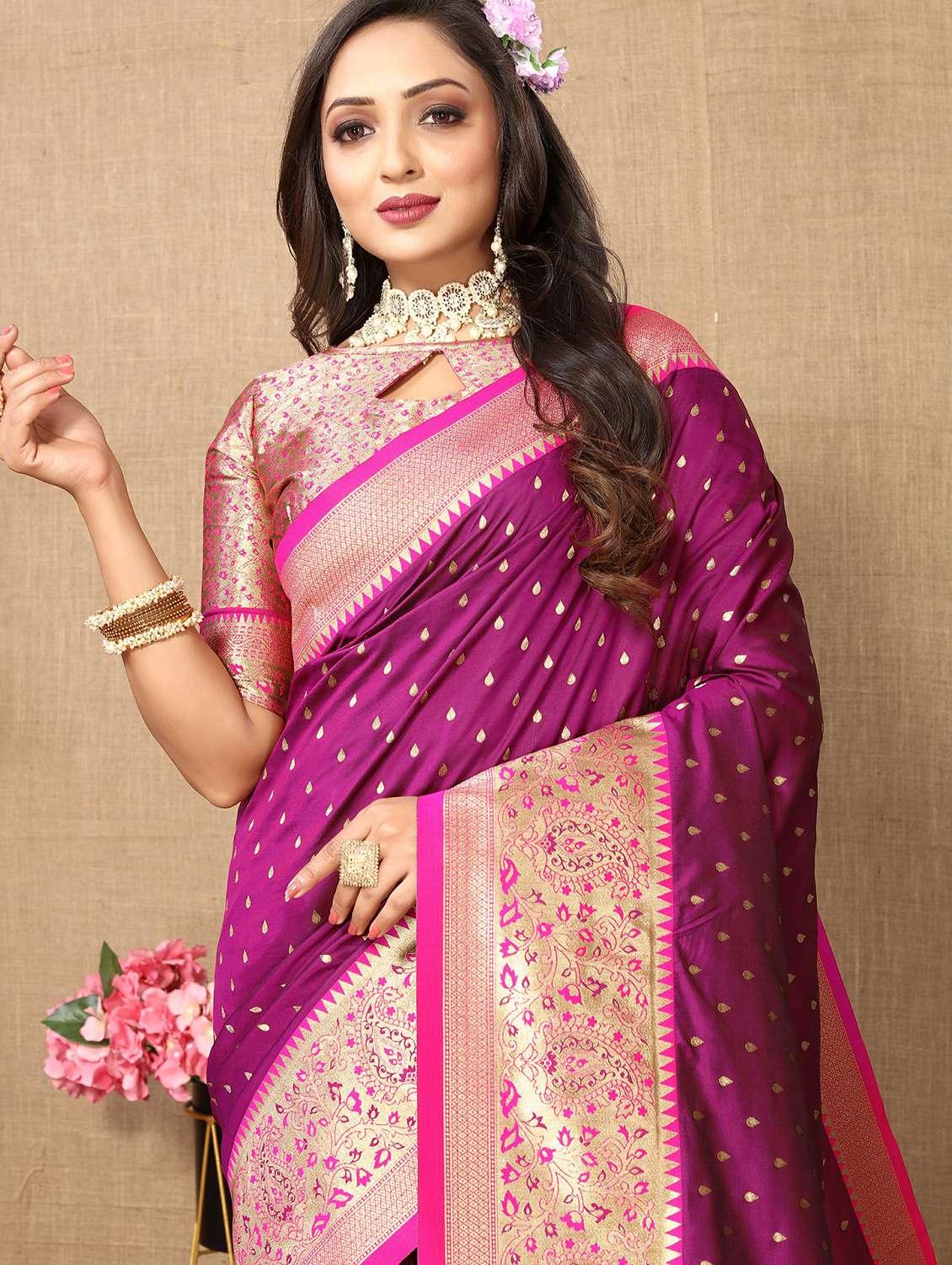 women self design banarasi saree with blouse - 22022412 - Standard Image - 4